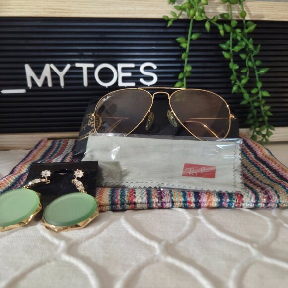 Ray-Ban Vintage 1980s/1990s Gold Frame Glasses, case and cloth Uni-Sex - Picture 9 of 16